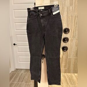 NWT Abercrombie & Fitch The 90’s Slim Straight Ultra High Rise Jeans 4 X Short